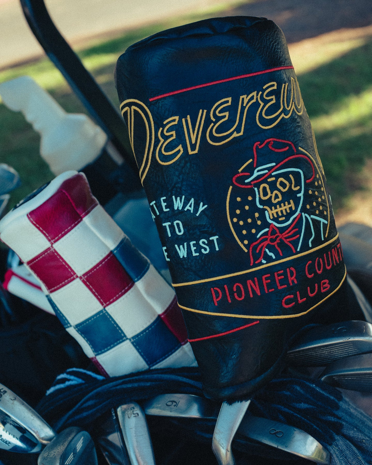 【DEVEREUX GOLF】Neon Sign Barrel Driver Cover ドライバーヘッドカバー BLACK（DVR-075364840）