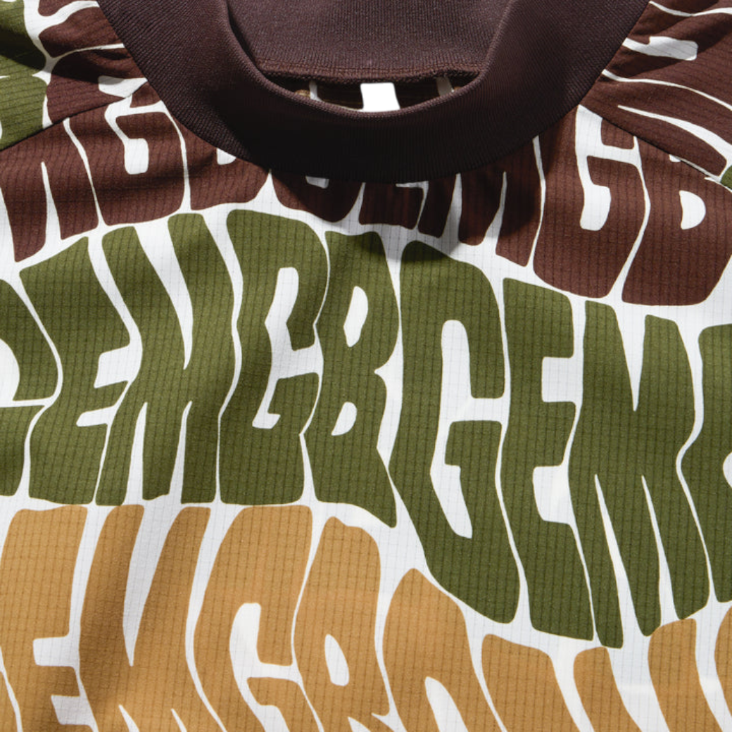 【GREEN EDGE MONKEYS】Original print mock neck モックネック Tシャツ BEIGE (ZZGEM-60353010)
