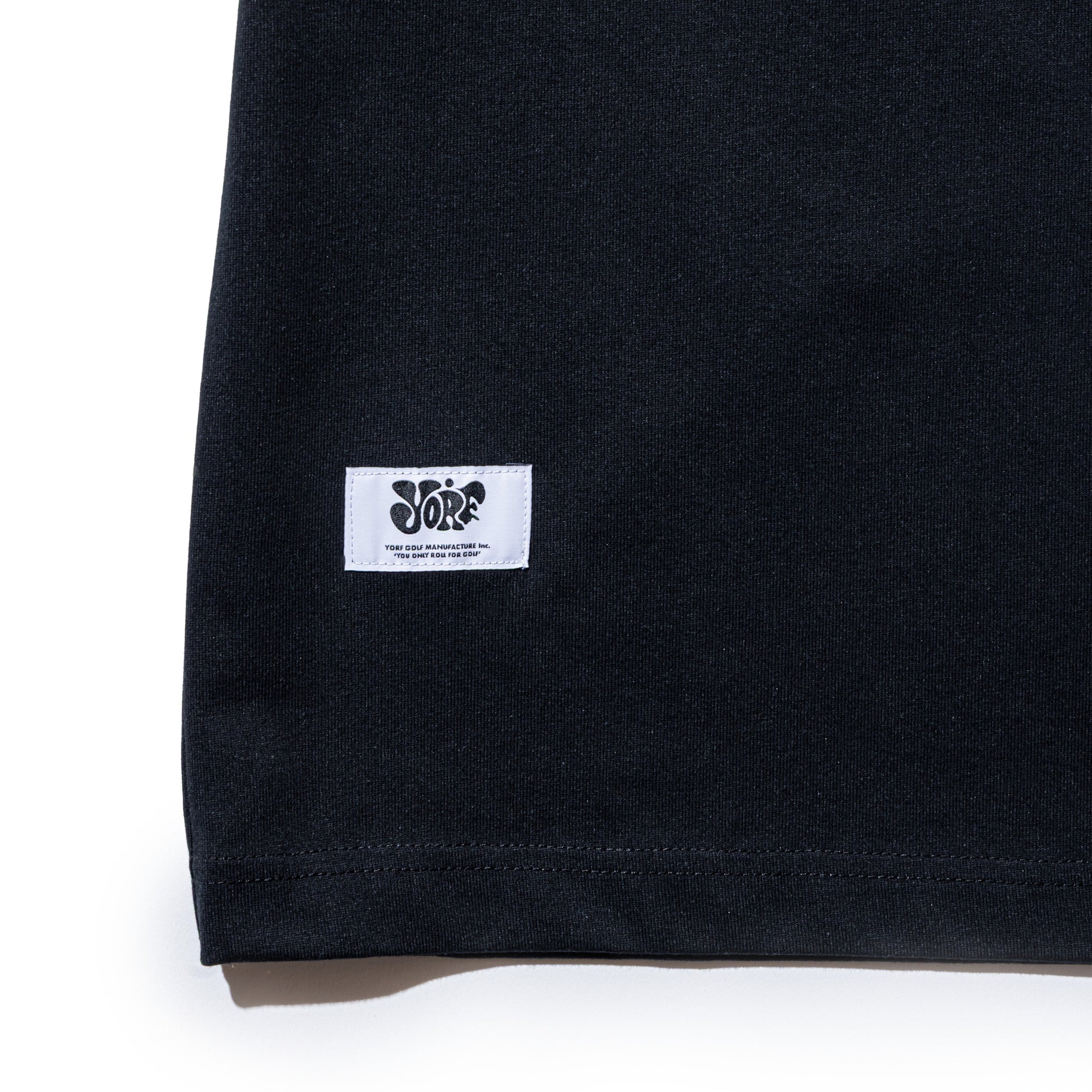 【YORF】SURF & YORF ロゴグラフィック モックネック WHITE（ZZYRF-1086130302）
